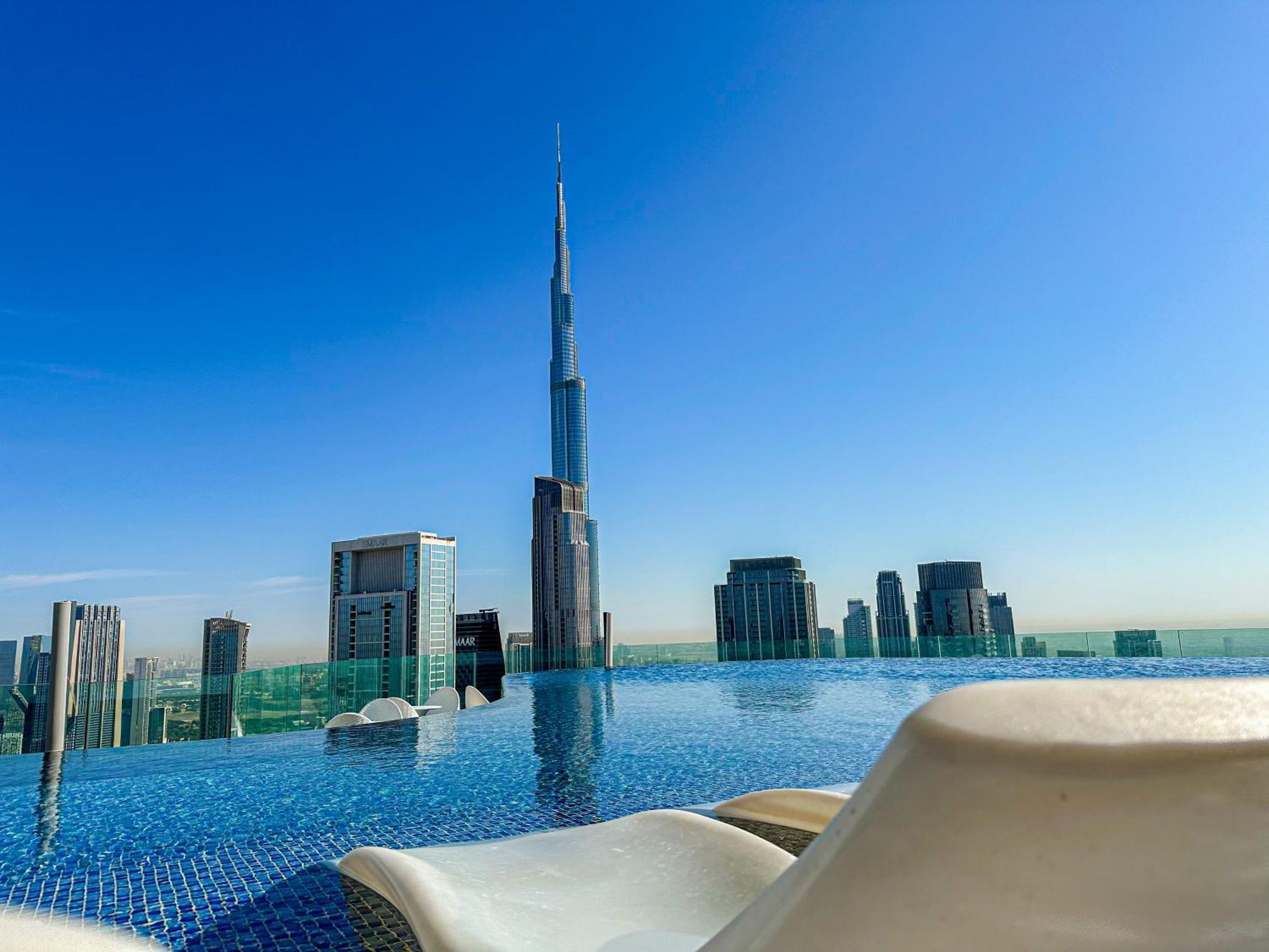 Amazing 64th Floor Infinity Pool With Burj Khalifa Views 2br In Paramount Midtown *