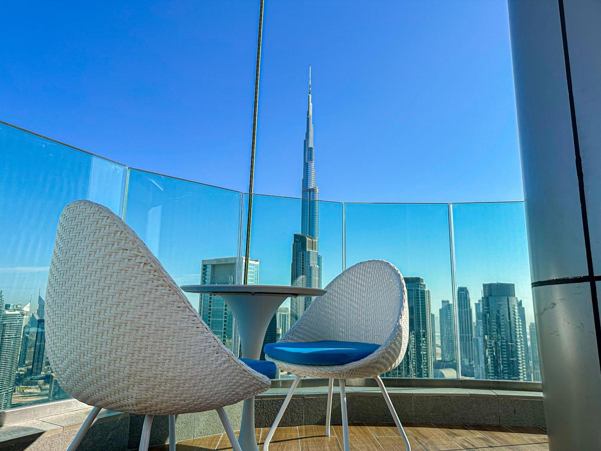 Amazing 64th Floor Infinity Pool With Burj Khalifa Views 2br In Paramount Midtown