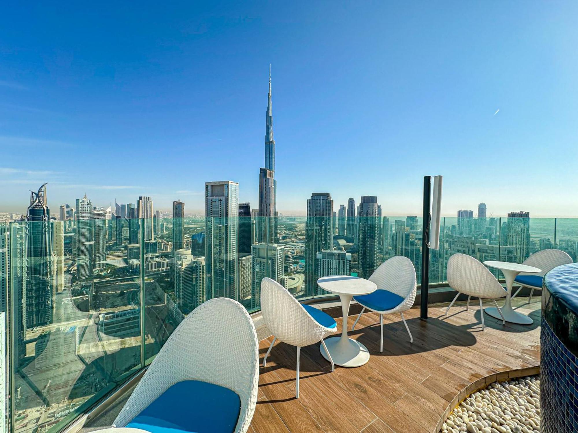 Amazing 64th Floor Infinity Pool With Burj Khalifa Views 2br In Paramount Midtown Dubai
