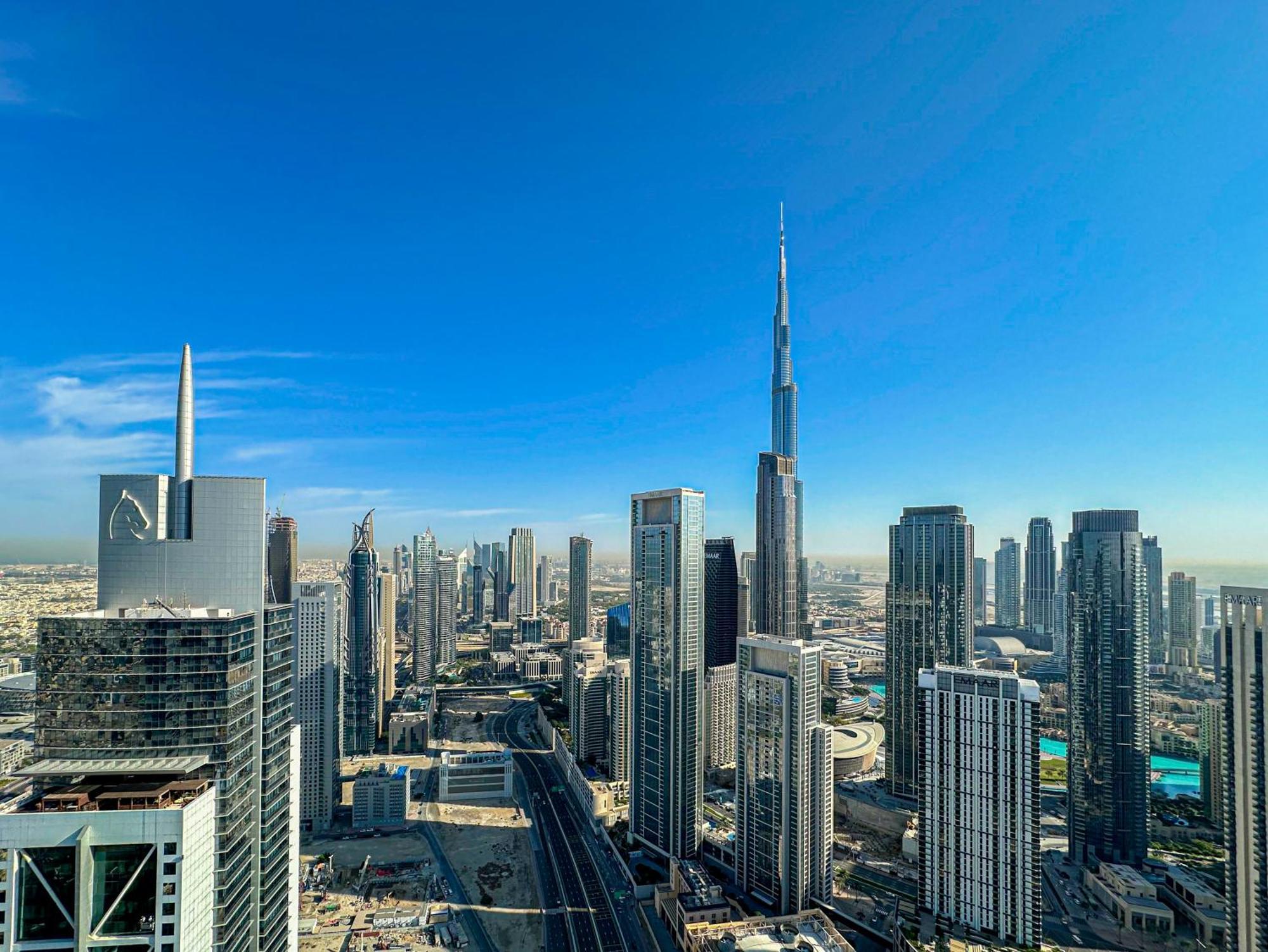 Amazing 64th Floor Infinity Pool With Burj Khalifa Views 2br In Paramount Midtown *
