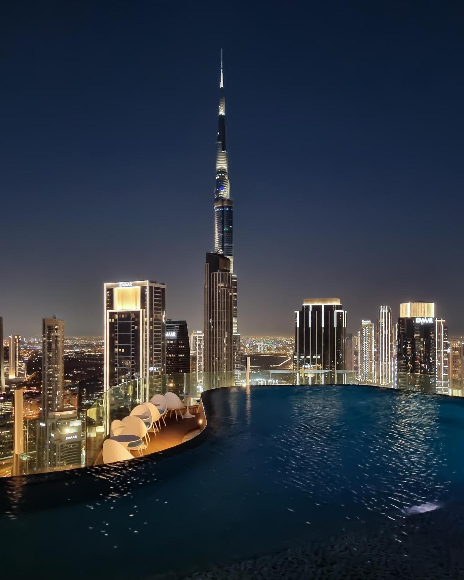 Amazing 64th Floor Infinity Pool With Burj Khalifa Views 2br In Paramount Midtown Apartment