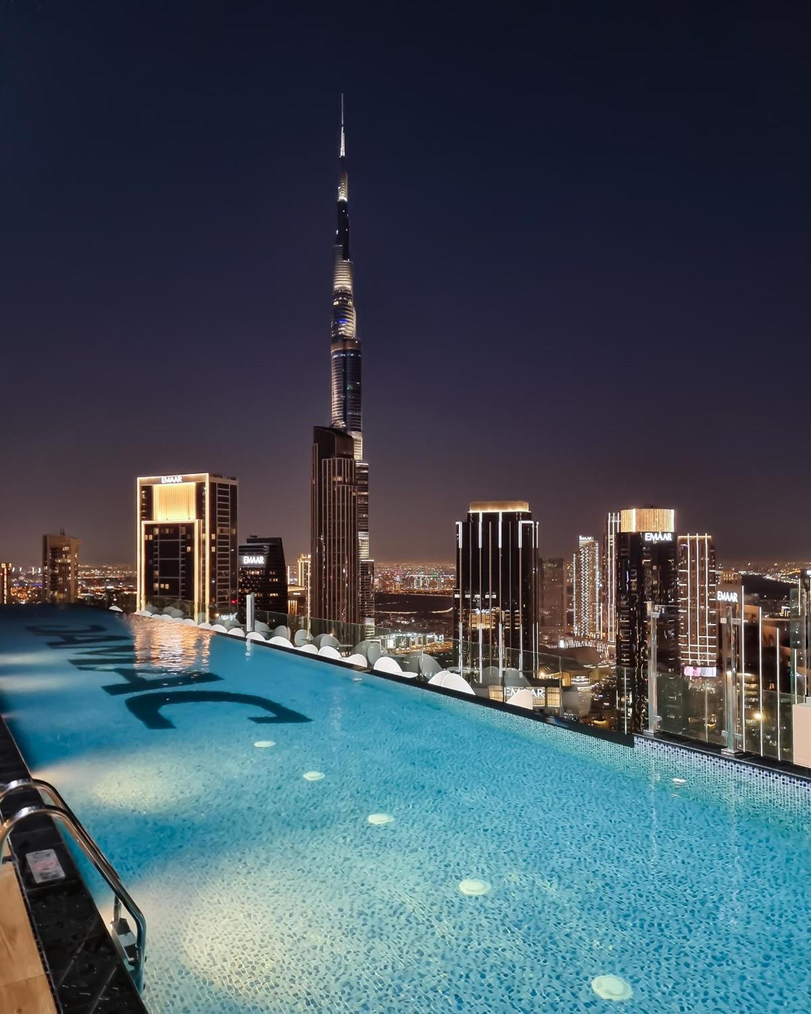 Amazing 64th Floor Infinity Pool With Burj Khalifa Views 2br In Paramount Midtown