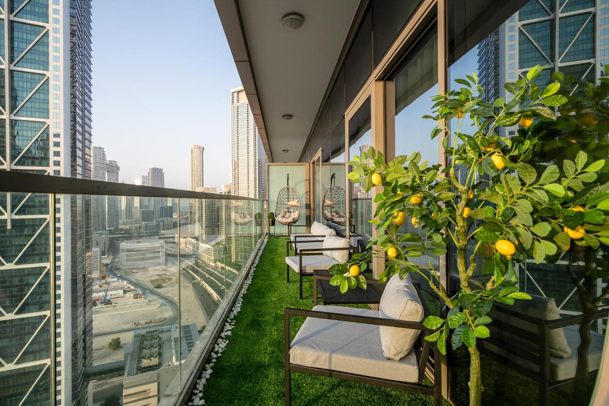 Amazing 64th Floor Infinity Pool With Burj Khalifa Views 2br In Paramount Midtown * Dubai