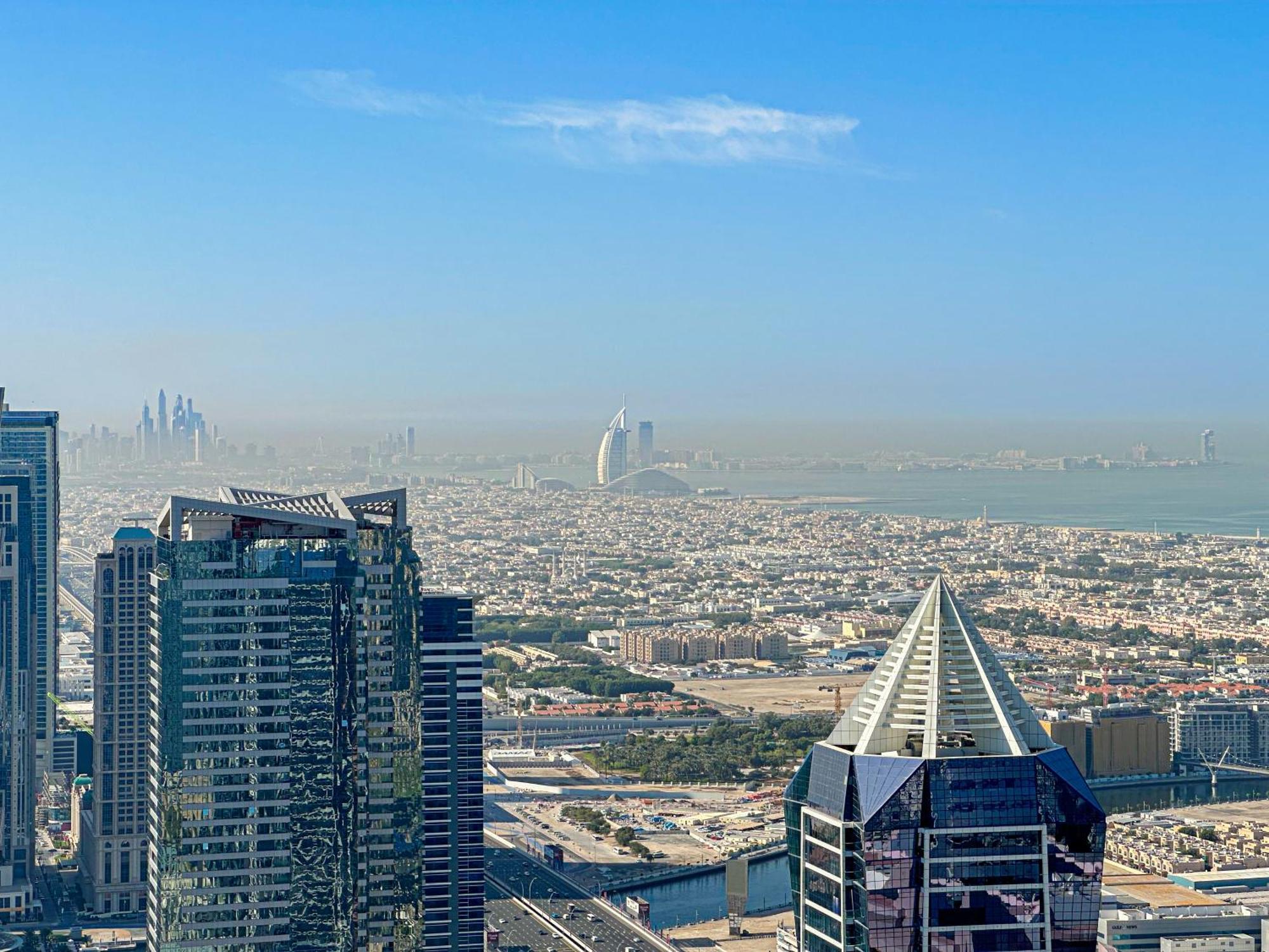 Amazing 64th Floor Infinity Pool With Burj Khalifa Views 2br In Paramount Midtown Dubai