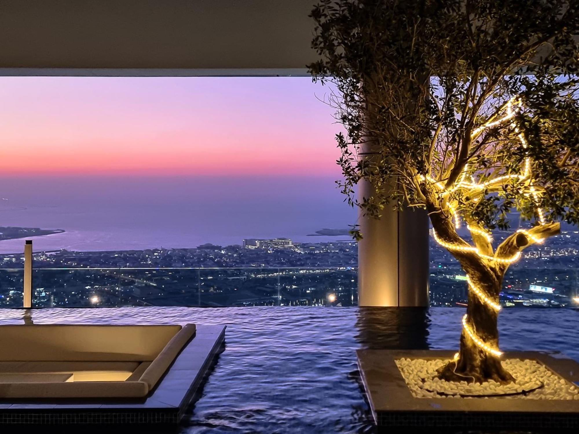 Apartment Amazing 64th Floor Infinity Pool With Burj Khalifa Views 2br In Paramount Midtown Dubai
