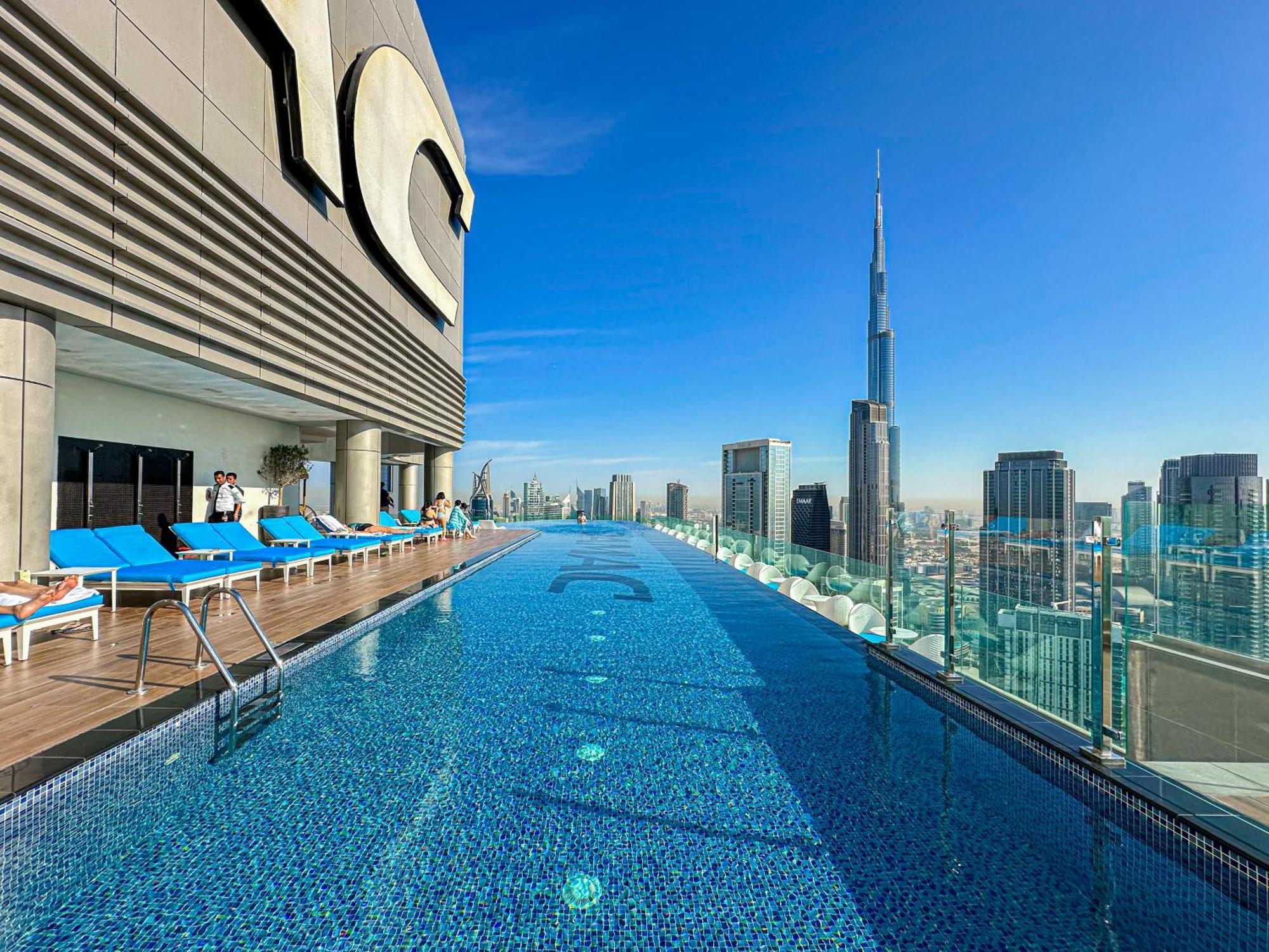 Amazing 64th Floor Infinity Pool With Burj Khalifa Views 2br In Paramount Midtown * Dubai