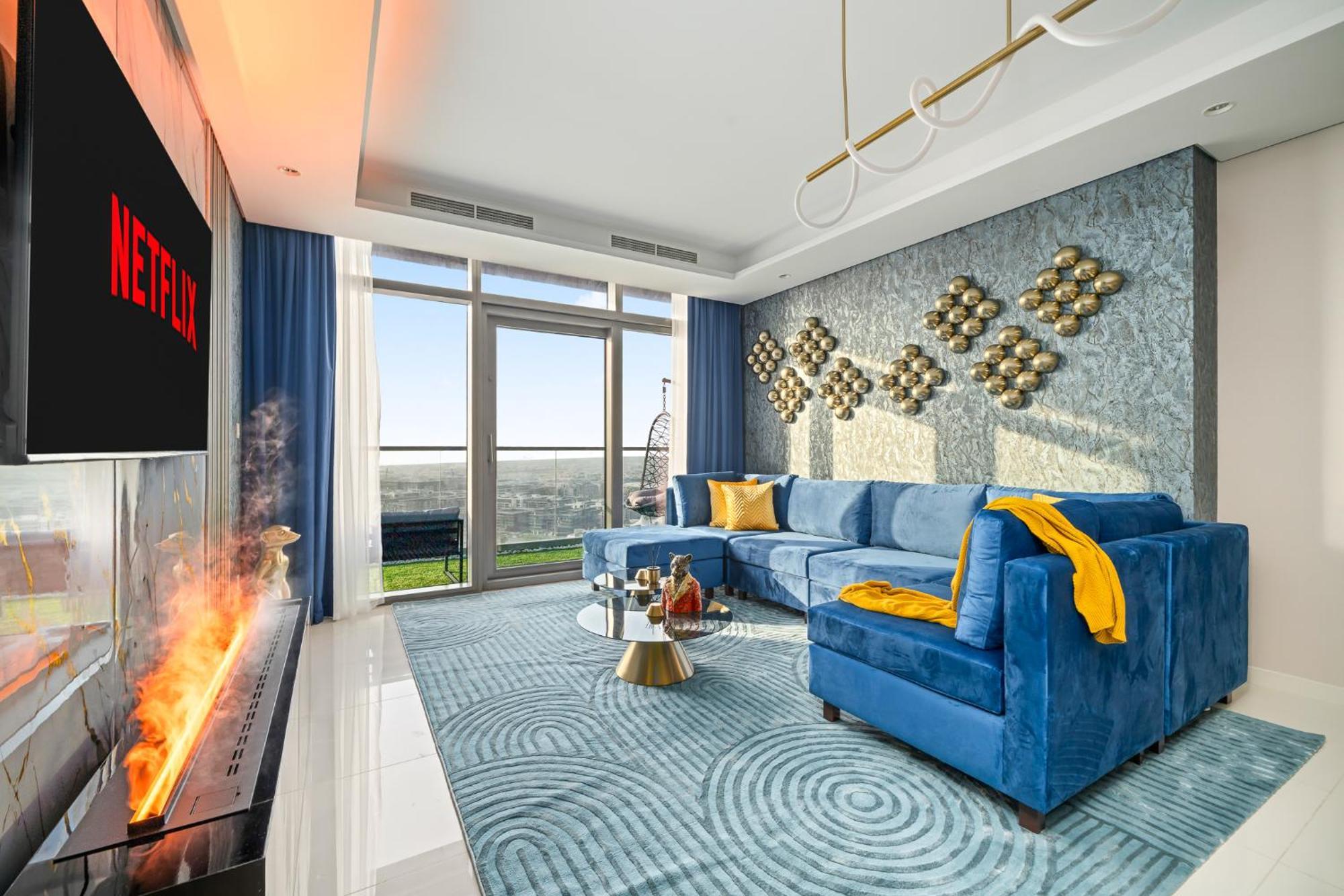 Amazing 64th Floor Infinity Pool With Burj Khalifa Views 2br In Paramount Midtown Apartment